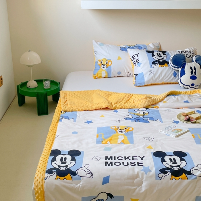 91家纺网 家纺一手货源 找家纺 星期八 2022新款迪士尼正版豆豆夏被 辛巴