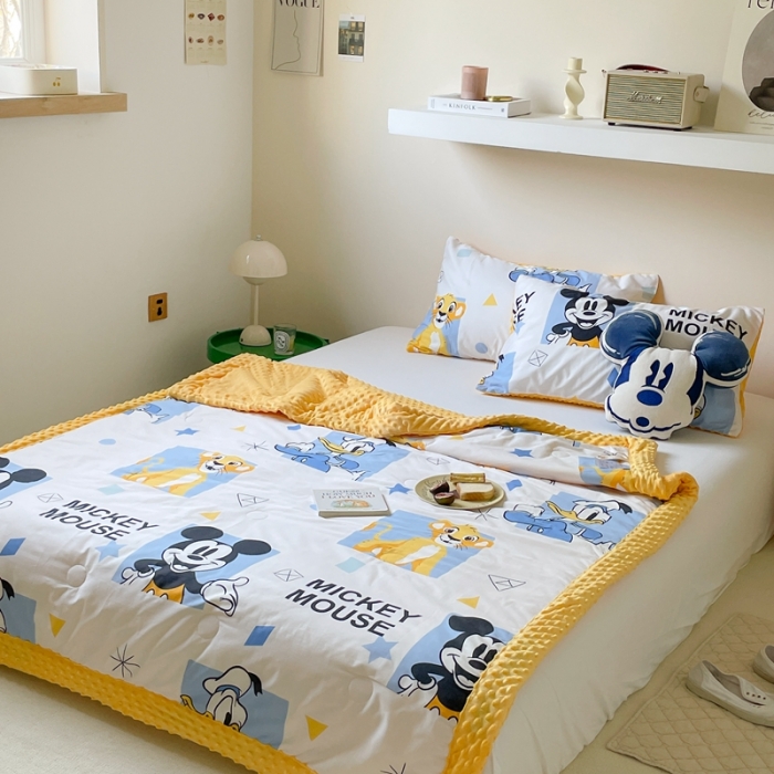 91家纺网 家纺一手货源 找家纺 星期八 2022新款迪士尼正版豆豆夏被 辛巴