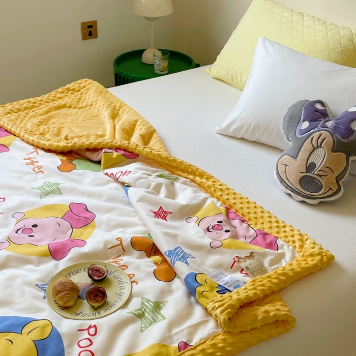 91家纺网 家纺一手货源 找家纺 星期八 2022新款迪士尼正版豆豆夏被 维尼家族