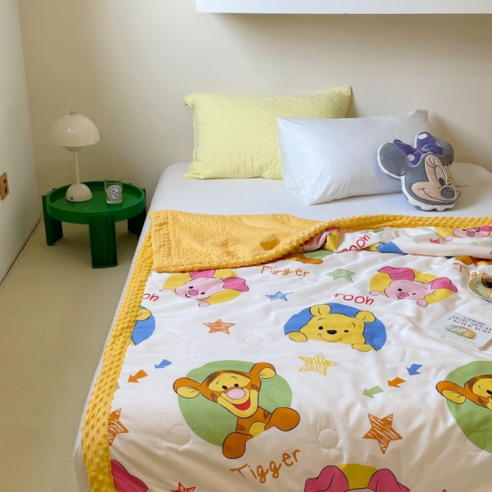 91家纺网 家纺一手货源 找家纺 星期八 2022新款迪士尼正版豆豆夏被 维尼家族