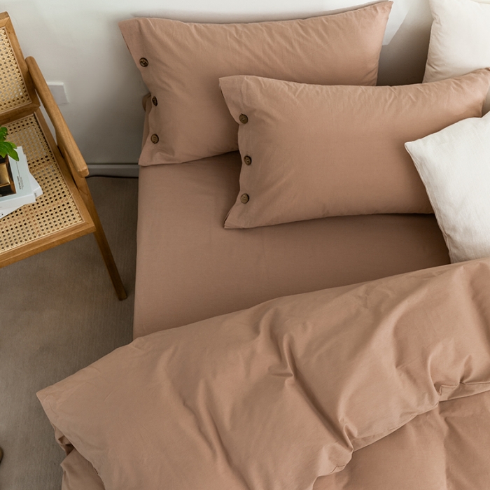 91家纺网 家纺一手货源 找家纺 简宜家居 2022新款纯色水洗棉纽扣款四件套 慕晴-咖