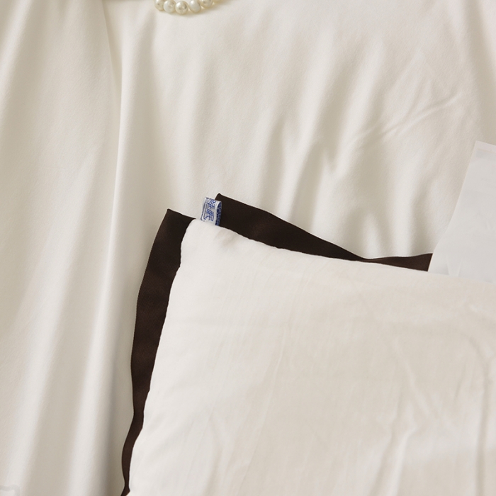 91家纺网 家纺一手货源 找家纺 德芙 2023新款运动风纯色超柔天竺棉被 本白色