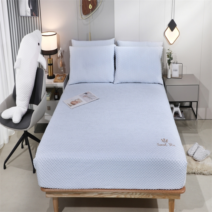 91家纺网 家纺一手货源 找家纺 （总）新月家纺 2022新款冰豆豆蕾丝全包边款凉感席凉席三件套