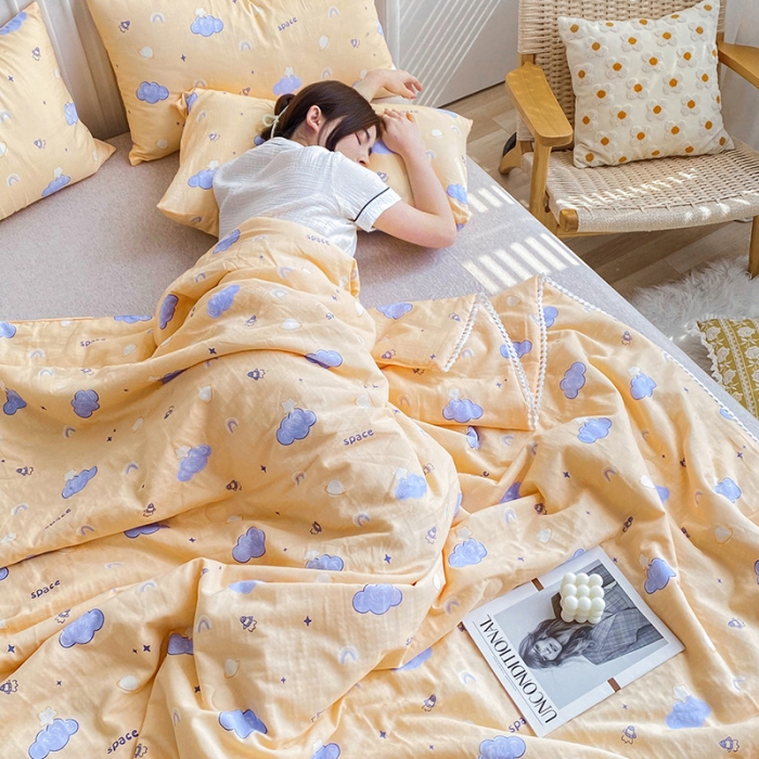 91家纺网 家纺一手货源 找家纺 吾秀家居  2022新款A类全棉有氧双层纱夏被 彩虹云-黄