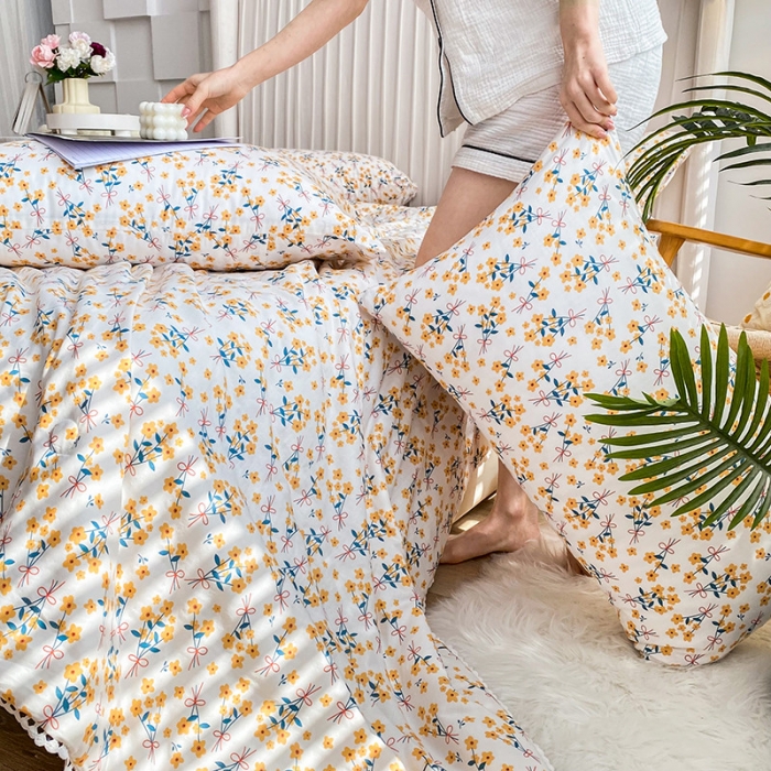 91家纺网 家纺一手货源 找家纺 吾秀家居  2022新款A类全棉有氧双层纱夏被 蝶束花-黄