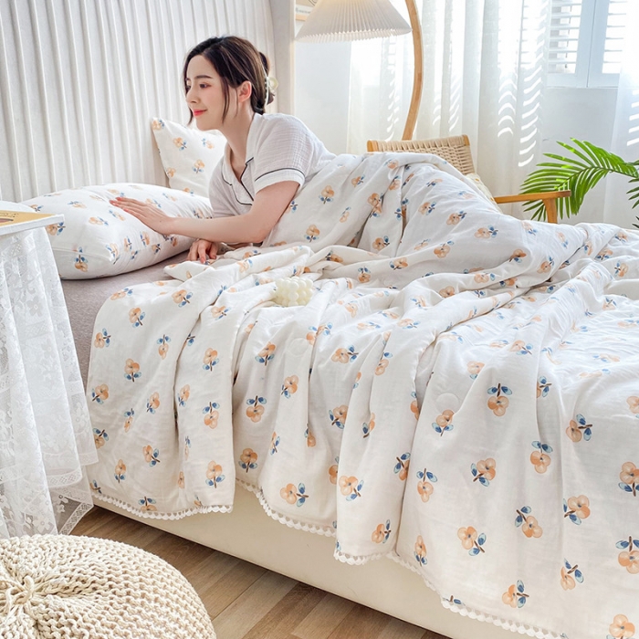 91家纺网 家纺一手货源 找家纺 吾秀家居  2022新款A类全棉有氧双层纱夏被 木棉花