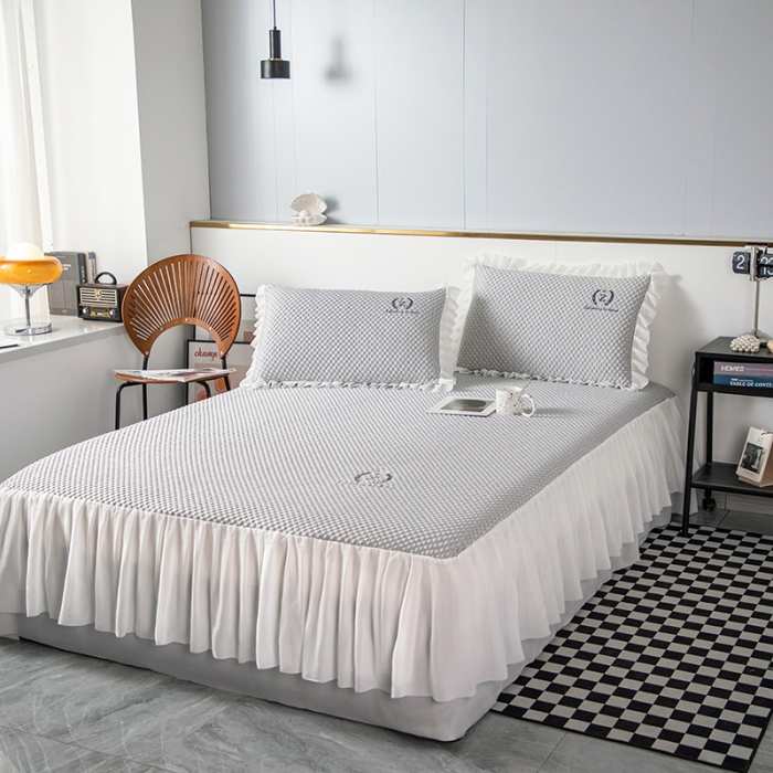 91家纺网 家纺一手货源 找家纺 佳居缘 2022新款冰豆豆冷感床裙款凉席三件套 典雅灰