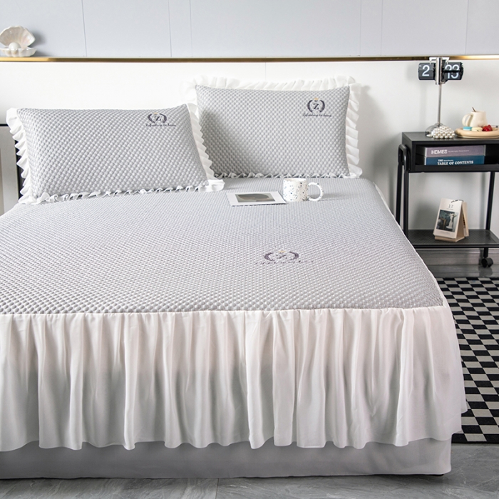 91家纺网 家纺一手货源 找家纺 佳居缘 2022新款冰豆豆冷感床裙款凉席三件套 典雅灰