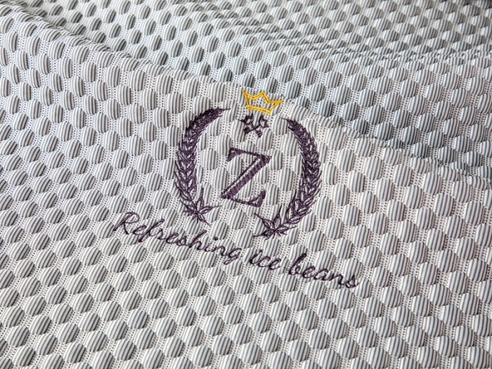 91家纺网 家纺一手货源 找家纺 佳居缘 2022新款冰豆豆冷感床裙款凉席三件套 典雅灰