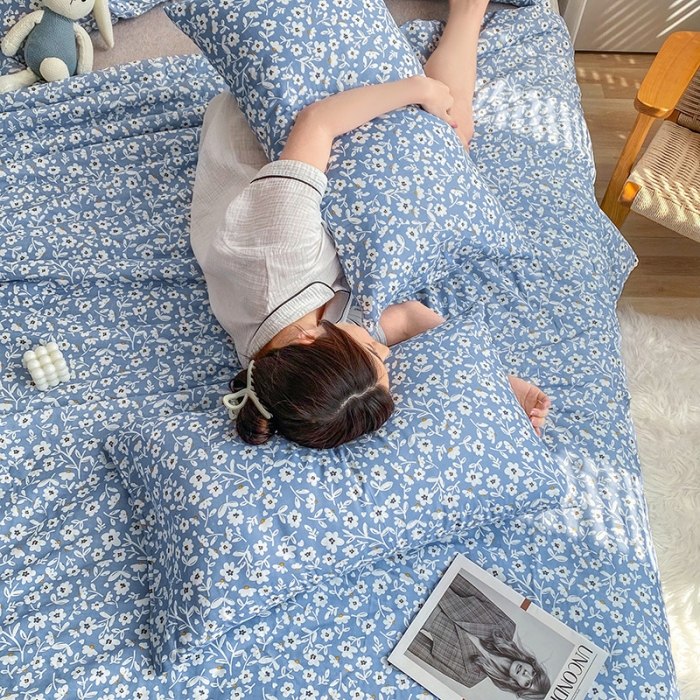 91家纺网 家纺一手货源 找家纺 吾秀家居  2022新款A类全棉有氧双层纱夏被 恬淡-蓝