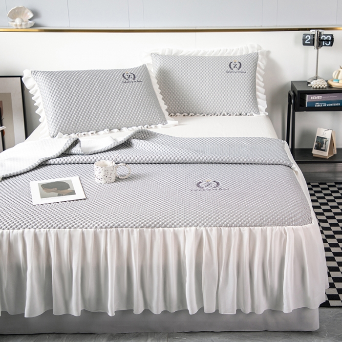 91家纺网 家纺一手货源 找家纺 佳居缘 2022新款冰豆豆冷感床裙款凉席三件套 典雅灰