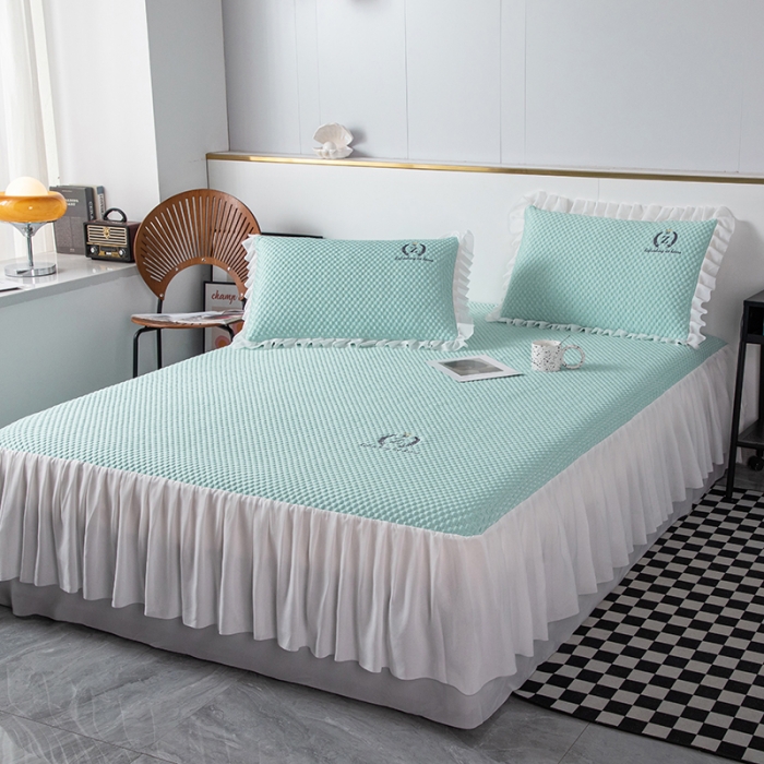 91家纺网 家纺一手货源 找家纺 佳居缘 2022新款冰豆豆冷感床裙款凉席三件套 清雅绿