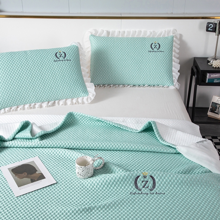 91家纺网 家纺一手货源 找家纺 佳居缘 2022新款冰豆豆冷感床裙款凉席三件套 清雅绿