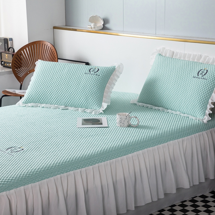 91家纺网 家纺一手货源 找家纺 佳居缘 2022新款冰豆豆冷感床裙款凉席三件套 清雅绿