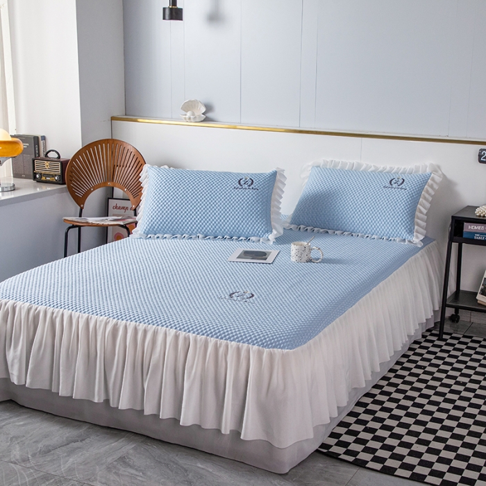 91家纺网 家纺一手货源 找家纺 佳居缘 2022新款冰豆豆冷感床裙款凉席三件套 天空蓝