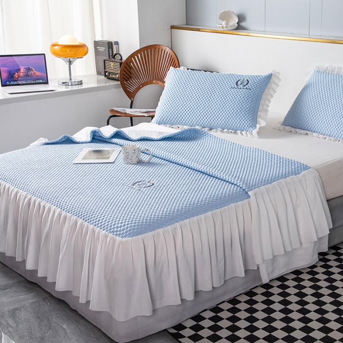 91家纺网 家纺一手货源 找家纺 佳居缘 2022新款冰豆豆冷感床裙款凉席三件套 天空蓝