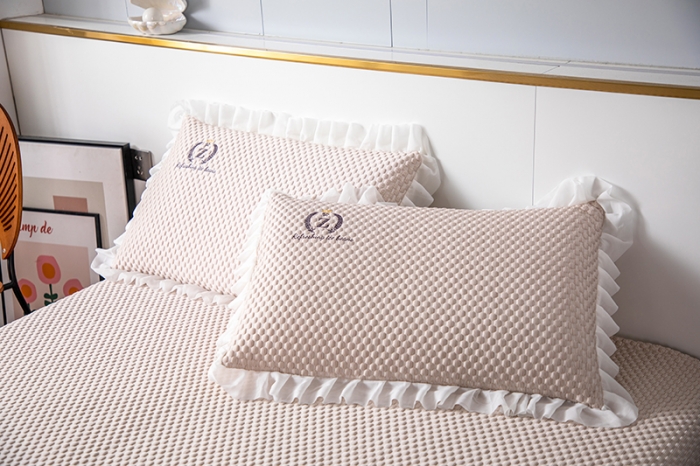 91家纺网 家纺一手货源 找家纺 佳居缘 2022新款冰豆豆冷感床裙款凉席三件套 香芋粉