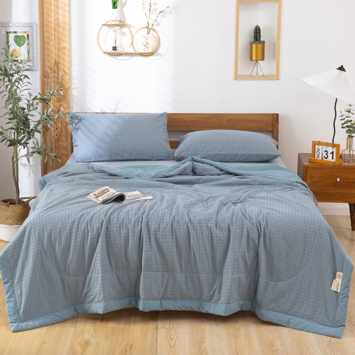 91家纺网 家纺一手货源 找家纺 天瑜 2024新款棉花芯色织水洗棉夏被 雾兰小格