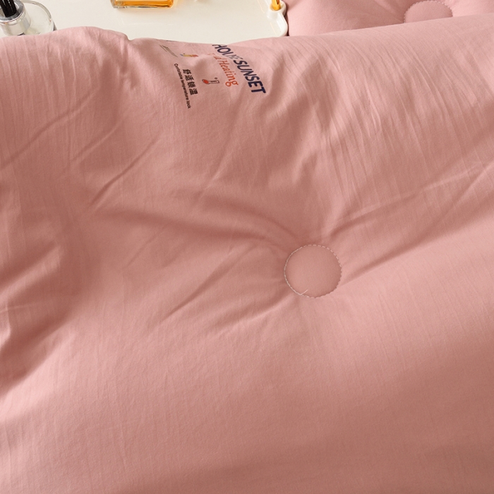 91家纺网 家纺一手货源 找家纺 德芙 2023新款运动风纯色超柔天竺棉被 胭脂粉