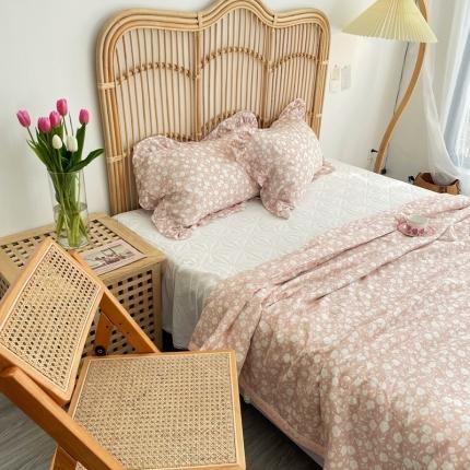 91家纺网 家纺一手货源 找家纺 源启生活 2022新镂空花边款双层纱全棉夏凉被纯棉空调被子 初夏粉