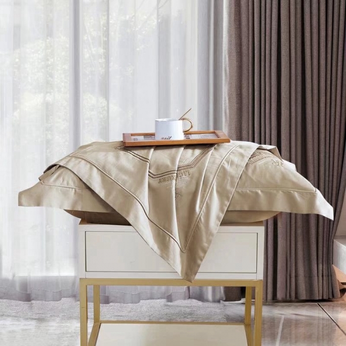 91家纺网 家纺一手货源 找家纺 威克凯丽2022全工艺绣花100支长绒棉四件套兰迪摩尔-米灰