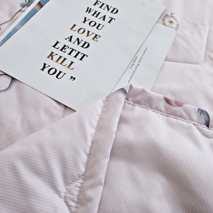 91家纺网 家纺一手货源 找家纺 欧雅搁 2025新款水洗棉印花夏凉被 生如夏花-浅粉