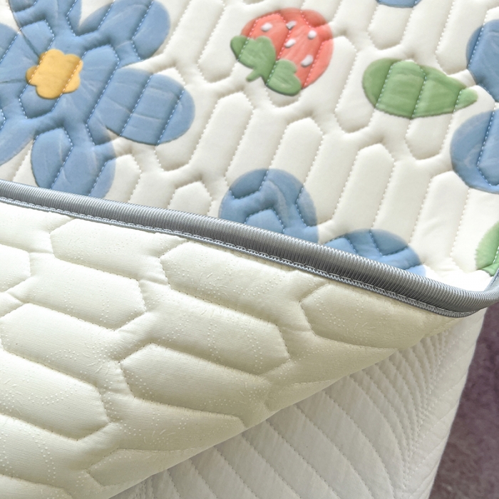 91家纺网 家纺一手货源 找家纺 慕尚 小清新床席款乳胶席三件套（带氨纶0.5mm） 草莓花