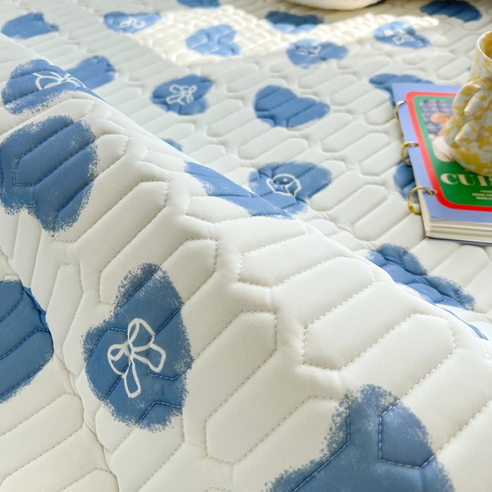 91家纺网 家纺一手货源 找家纺 慕尚 小清新床席款乳胶席三件套（带氨纶0.5mm） 蝴蝶爱心