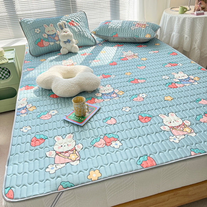 91家纺网 家纺一手货源 找家纺 慕尚 小清新床席款乳胶席三件套（带氨纶0.5mm） 兔子草莓