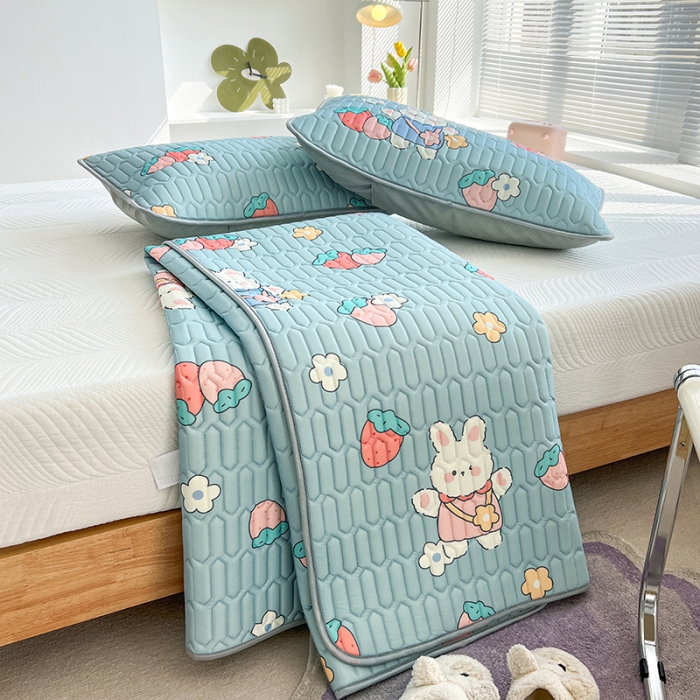 91家纺网 家纺一手货源 找家纺 慕尚 小清新床席款乳胶席三件套（带氨纶0.5mm） 兔子草莓