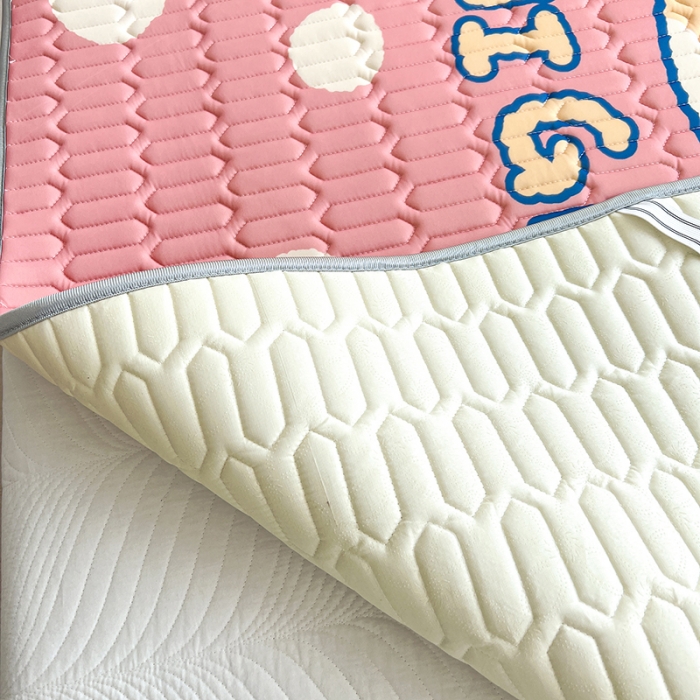 91家纺网 家纺一手货源 找家纺 慕尚 小清新床席款乳胶席三件套（带氨纶0.5mm） 晚安兔