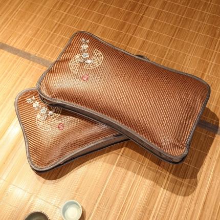 91家纺网 家纺一手货源 找家纺 2022新款夏凉枕头立体绣花冰藤枕32*53cm