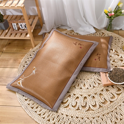 91家纺网 家纺一手货源 找家纺 2022新款刺绣冰丝凉席枕头荞麦枕头芯48*74CM颈椎枕