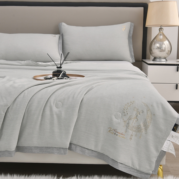 91家纺网 家纺一手货源 找家纺 21度c 2023新款天丝夏被四件套直播夏凉被空调被 天丝-月鹿冷灰色