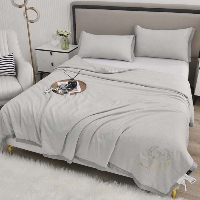 91家纺网 家纺一手货源 找家纺 21度c 2023新款天丝夏被四件套直播夏凉被空调被 天丝-月鹿冷灰色