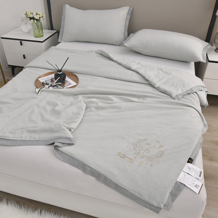91家纺网 家纺一手货源 找家纺 21度c 2023新款天丝夏被四件套直播夏凉被空调被 天丝-月鹿冷灰色