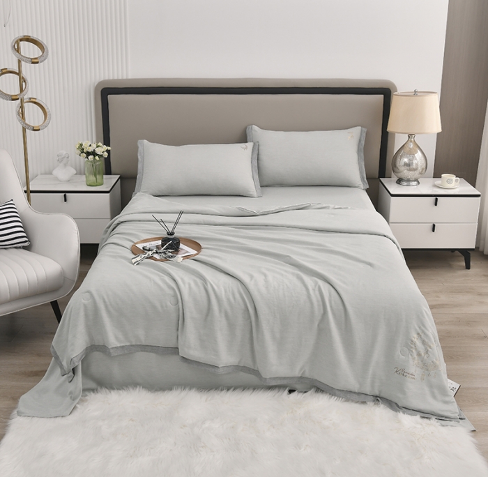 91家纺网 家纺一手货源 找家纺 21度c 2023新款天丝夏被四件套直播夏凉被空调被 天丝-月鹿冷灰色