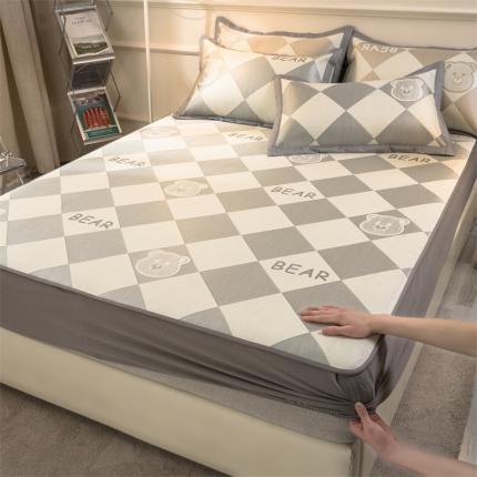 91家纺网 家纺一手货源 找家纺 卡初家居2022新款1500D提花床笠款凉席三件套小熊维尼灰