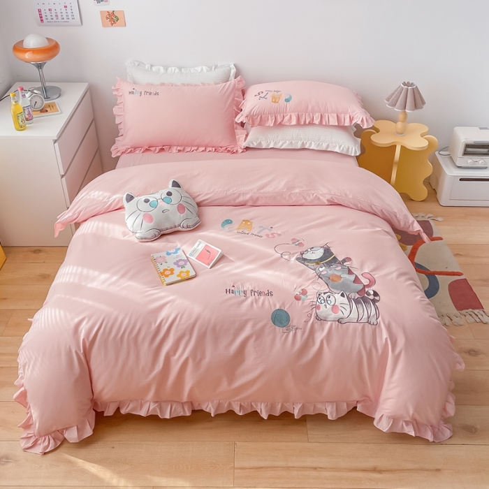 91家纺网 家纺一手货源 找家纺 凡客 新款全棉色织水洗棉贴布绣花边四件套 快乐萌猫-粉