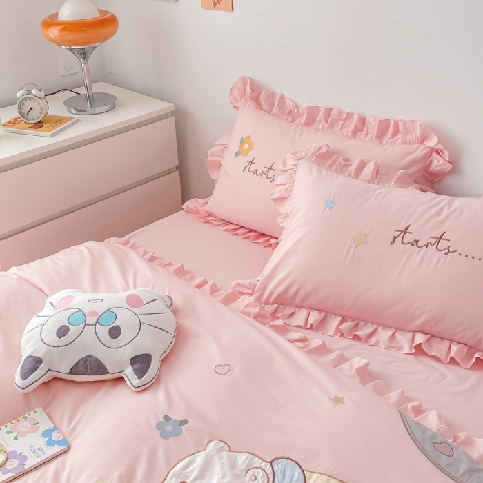 91家纺网 家纺一手货源 找家纺 凡客 新款全棉色织水洗棉贴布绣花边四件套 童年伙伴-粉