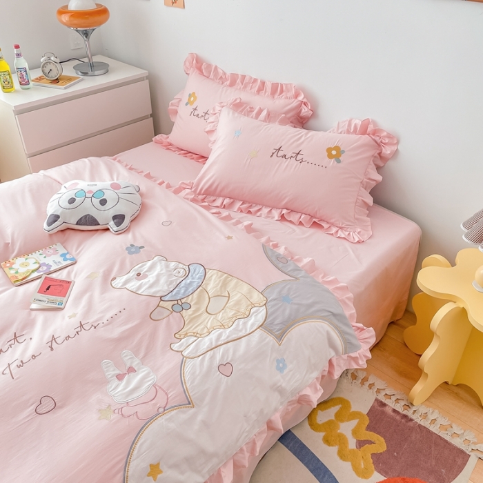 91家纺网 家纺一手货源 找家纺 凡客 新款全棉色织水洗棉贴布绣花边四件套 童年伙伴-粉