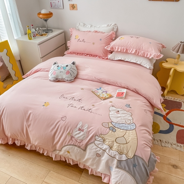 91家纺网 家纺一手货源 找家纺 凡客 新款全棉色织水洗棉贴布绣花边四件套 童年伙伴-粉