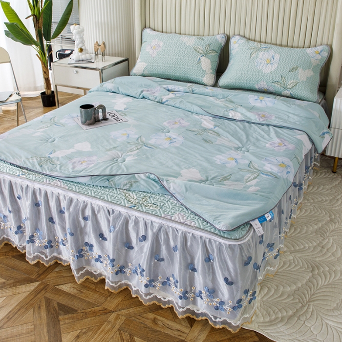 91家纺网 家纺一手货源 找家纺 纽缦 2022新款凉感丝乳胶凉席花卉夏被床裙四件套 春晓绿