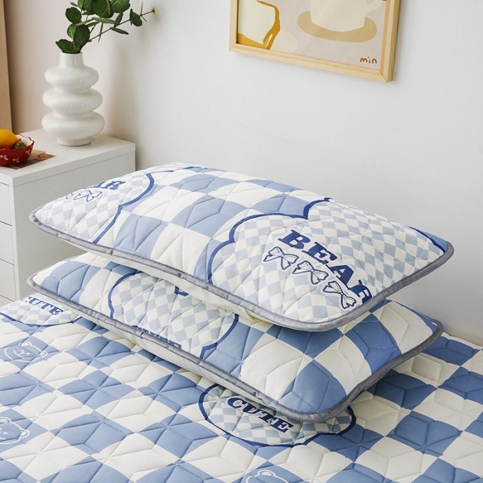 91家纺网 家纺一手货源 找家纺 纽缦 2022新款凉感丝乳胶凉席卡通系列床单款 熊格斯