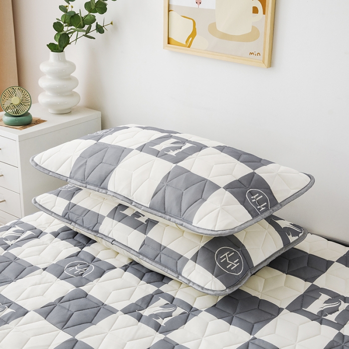 91家纺网 家纺一手货源 找家纺 纽缦 2022新款凉感丝乳胶凉席卡通系列床单款 新月