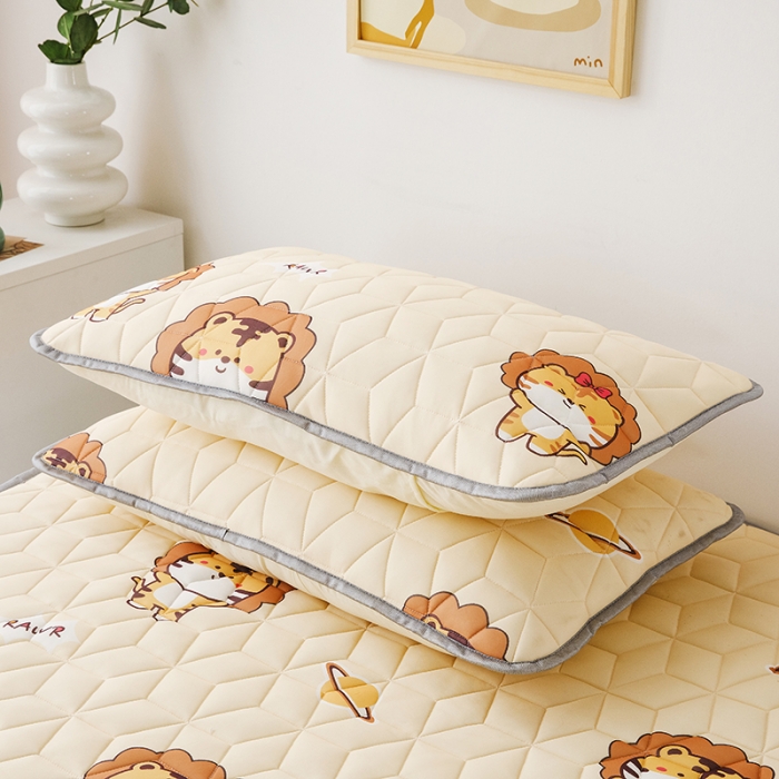 91家纺网 家纺一手货源 找家纺 纽缦 2022新款凉感丝乳胶凉席卡通系列床单款 小伙伴