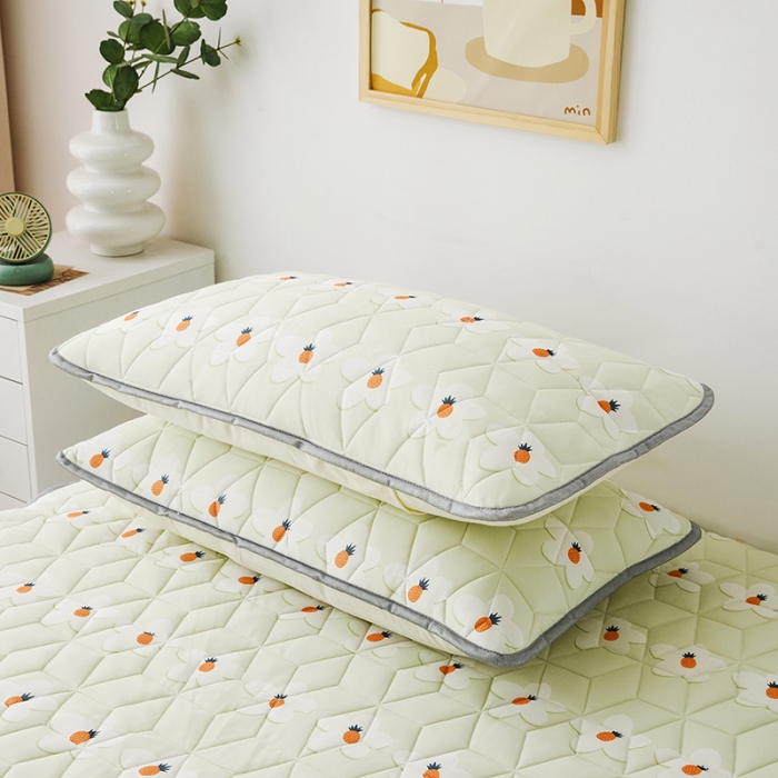 91家纺网 家纺一手货源 找家纺 纽缦 2022新款凉感丝乳胶凉席卡通系列床单款 小菠萝