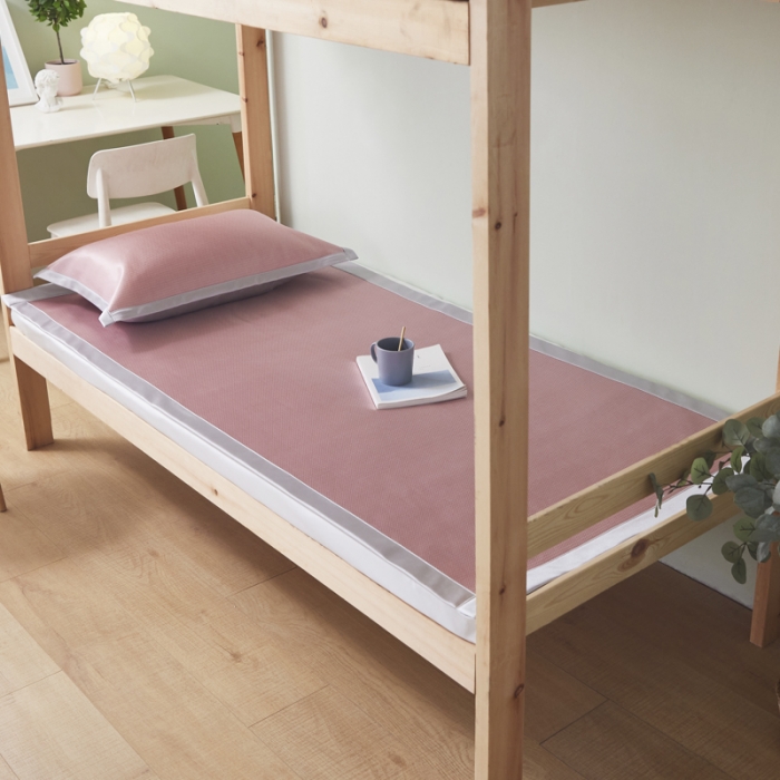 91家纺网 家纺一手货源 找家纺 爱港 2023新款学生宿舍冰藤丝套件冰丝凉席 胭脂粉