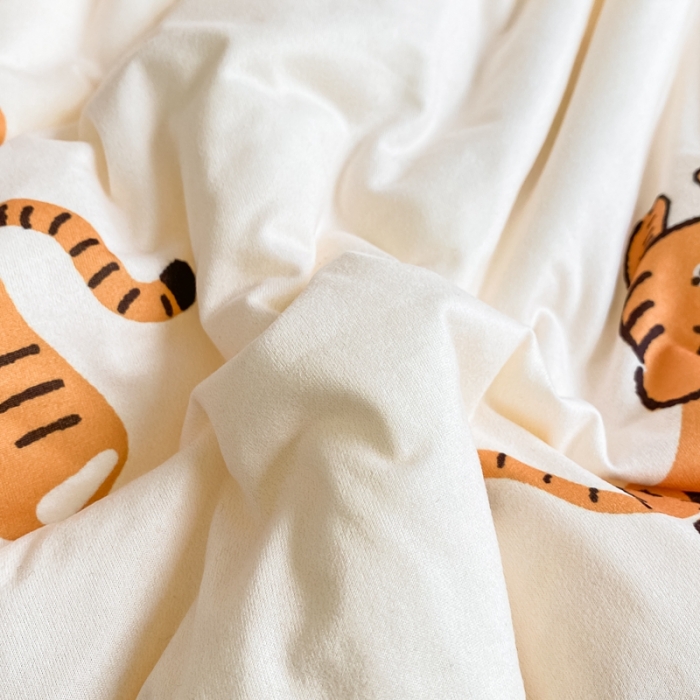 91家纺网 家纺一手货源 找家纺 星期八 2022新款针织棉小老虎夏被 跳跳虎