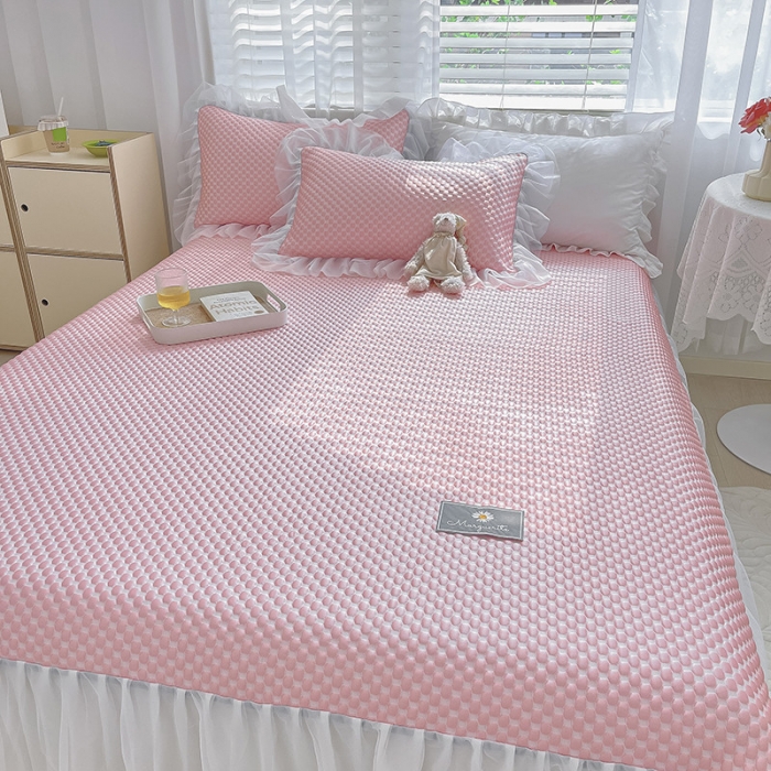 91家纺网 家纺一手货源 找家纺 眠帛家居  2022春夏爆款冰豆豆凉席床裙款 公主粉